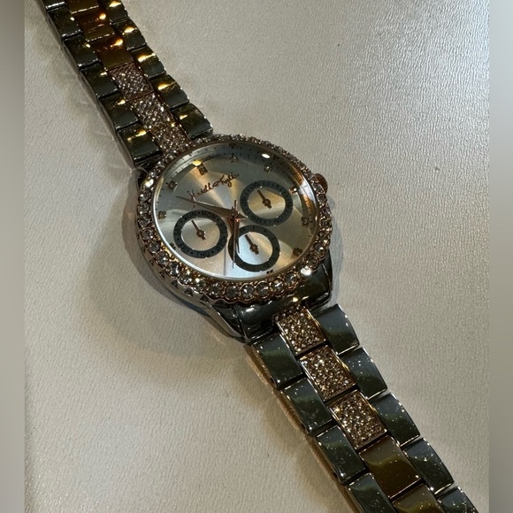 Kendall & Kylie Kardashian Crystal Watch (Dead Battery) - Picture 2 of 5